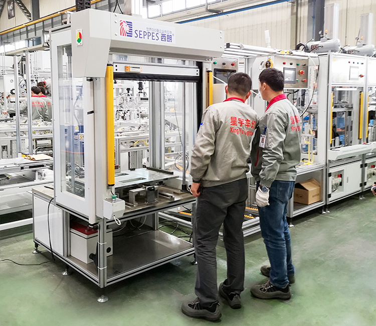 星宇车灯防护快速门.jpg 星宇车灯防护快速门.jpg