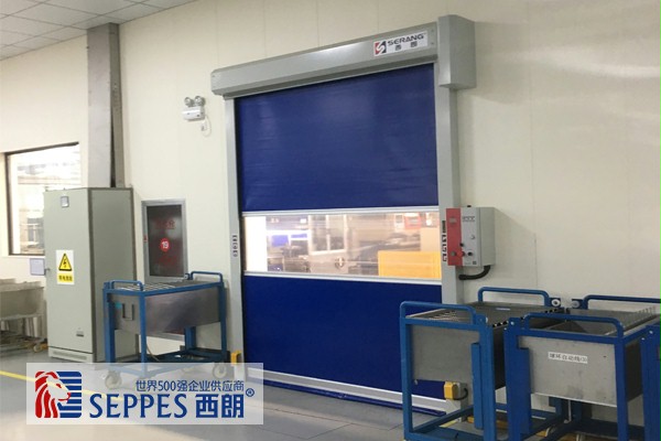 安全的快速卷帘门