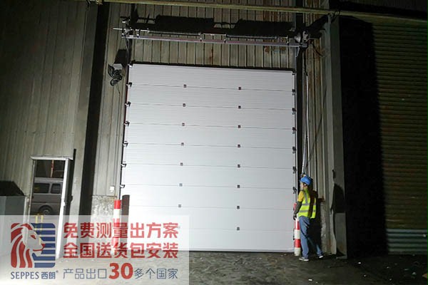 常州锻造厂房外围提升门改造项目 常州锻造厂房外围提升门改造项目