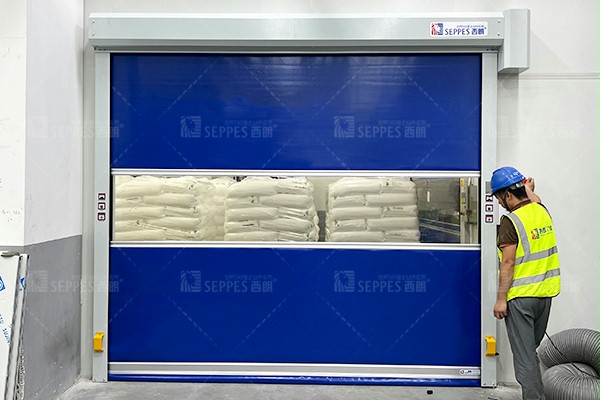 西朗门业快速卷帘门