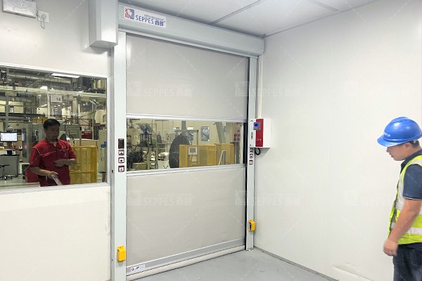 西朗门业快速卷帘门