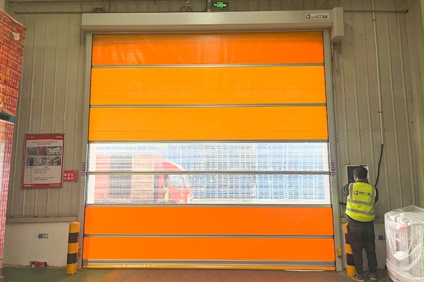 西朗门业快速卷帘门