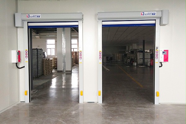 西朗门业快速卷帘门