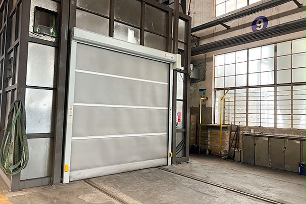 西朗门业快速卷帘门