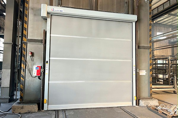 西朗门业快速卷帘门 西朗门业快速卷帘门