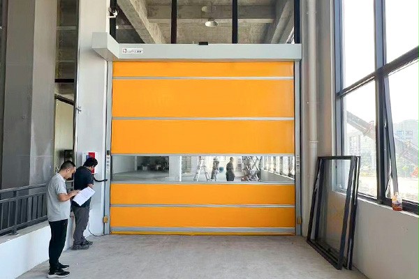 西朗门业快速卷帘门