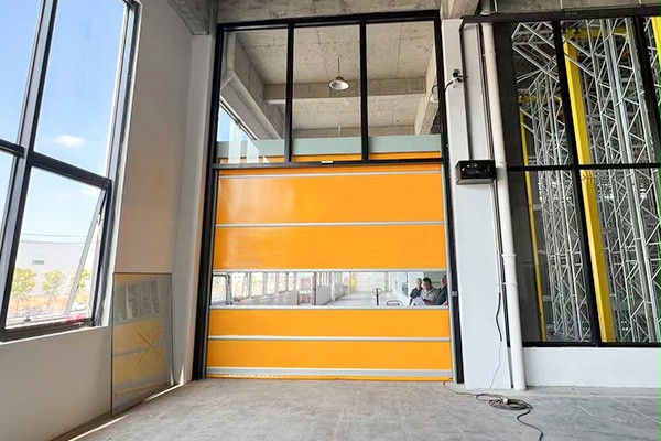 西朗门业快速卷帘门