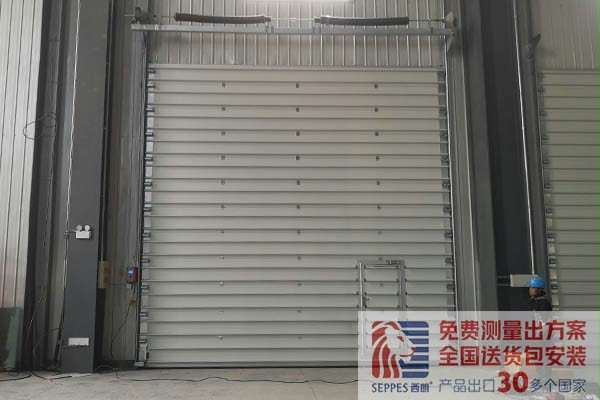 盐城车间外围安装西朗工业提升门 盐城车间外围安装西朗工业提升门